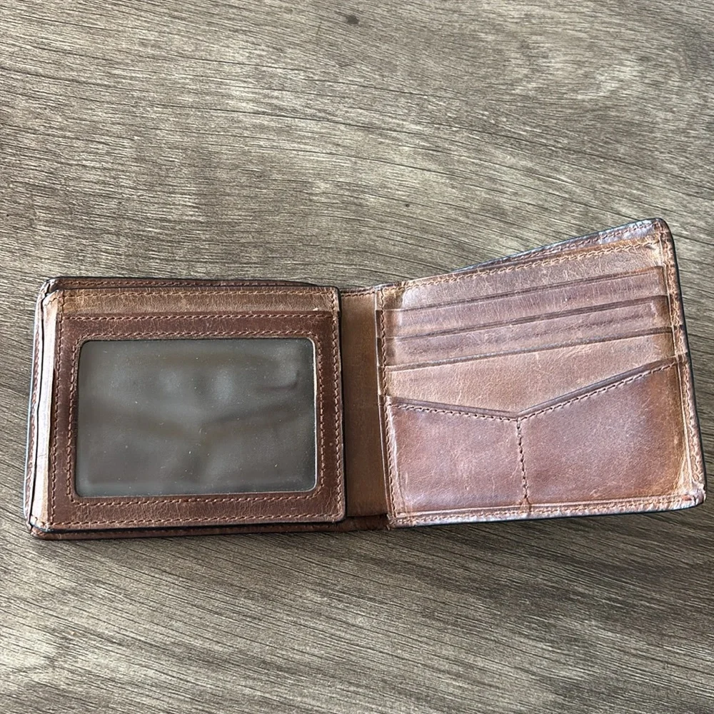 Fossil Men's Brown Leather Wallet